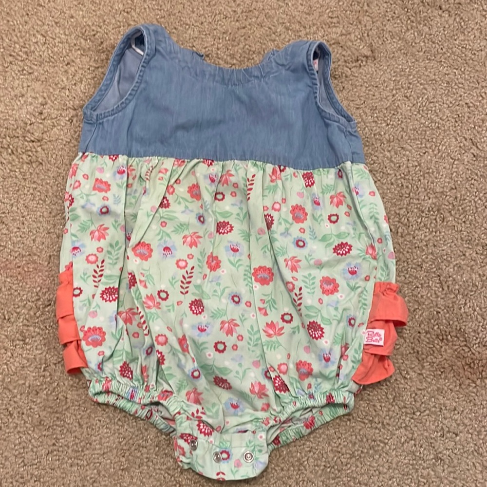 Ruffle Butts outfit